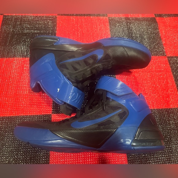 Nike Air Max Fly By 429545 041
Basketball size 11.5
In excellent condition - Picture 2 of 8